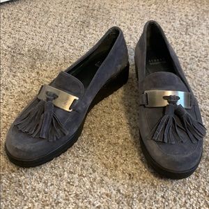 Stuart Weitzman gray platform loafers size 7